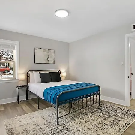 Fascinating 1Br Apartment Close To Leisure Center - Davis Gdn